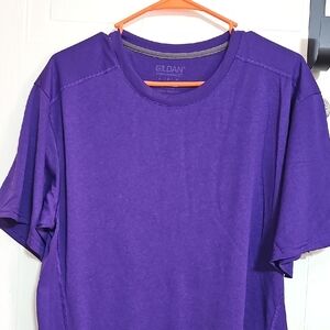 Gildan Men's Vibrant Purple Short Sleeve Tee